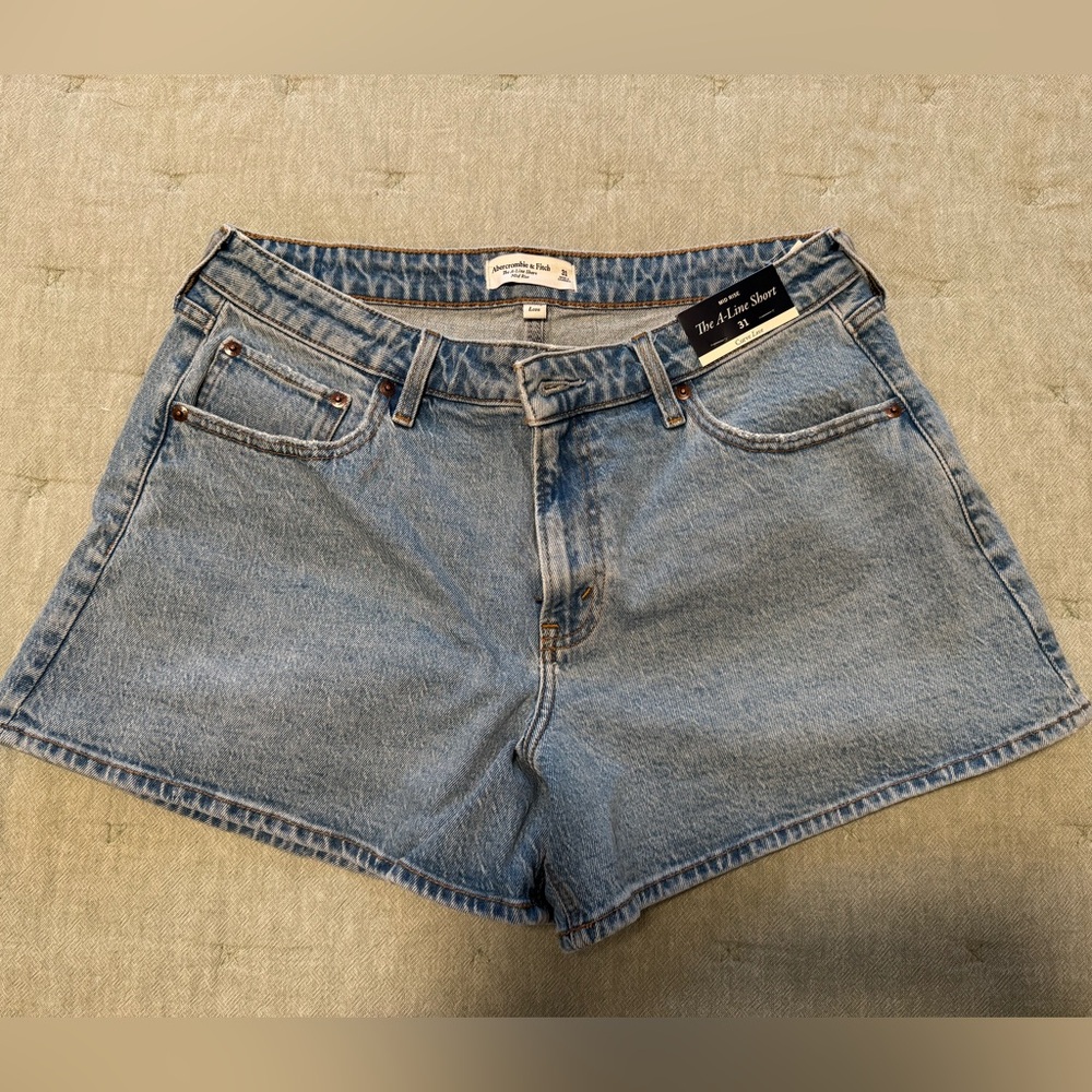 Abercrombie and Fitch Curve Love A-line shorts